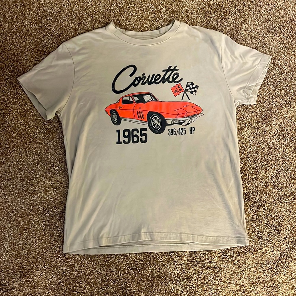 Tan corvette tee.